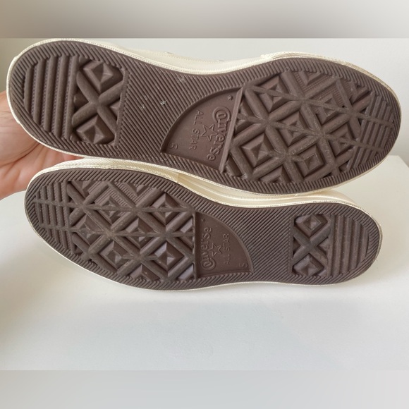 Comme des Garçons PLAY x Converse Chuck Taylor Hidden Heart Low Top Sneaker - Picture 4 of 9